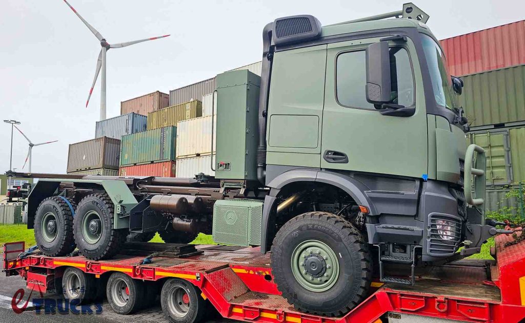 民用卡车爆改军用卡车，配置有何特殊之处？实拍奔驰Arocs 6x6军卡带你好好看看