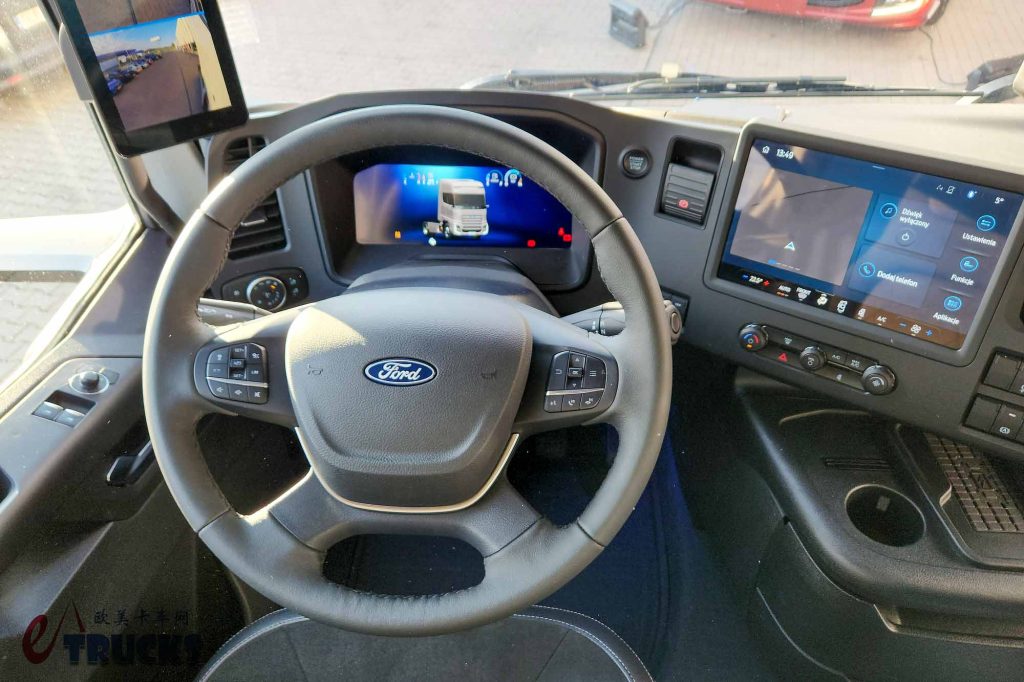 外观致敬经典，内饰史诗级更新！新款福特F-MAX来袭，实拍带你看看实力几何？