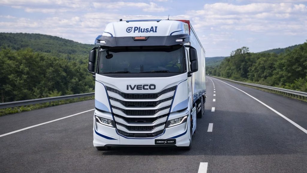 Iveco携手PlusAI在西班牙测试自动驾驶卡车