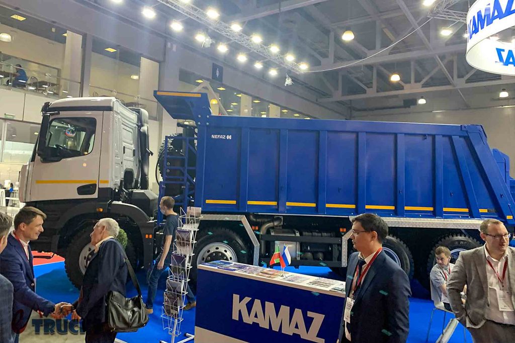 利勃海尔发动机+奔驰驾驶室底盘，却因制裁难产！卡玛兹KAMAZ-65951自卸车实拍回顾