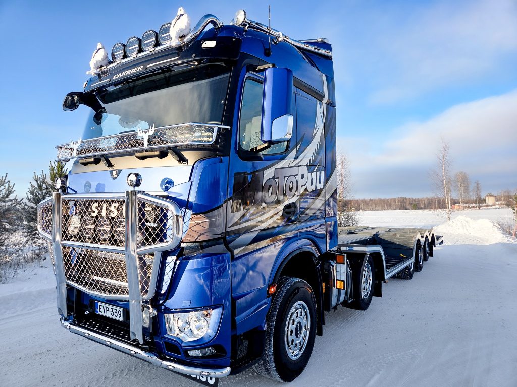 芬兰西苏交付一台Polar Carrier重型卡车