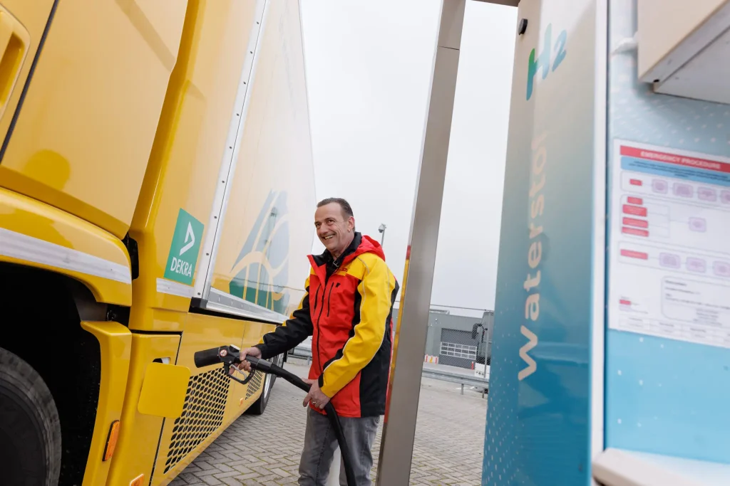 DHL 在荷兰启用现代氢燃料卡车