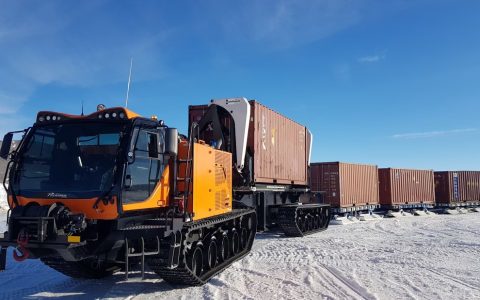 挪威极地研究所订购十台 Prinoth Panther XL 特种履带运输车