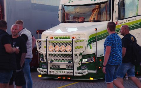 防撞杠再引争议：荷兰警方开始严查重型车辆非法改装