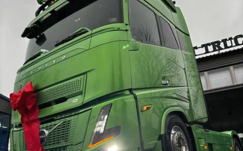 波兰迎来欧陆最强卡车新成员：沃尔沃 FH16 Aero 780 配自卸挂车