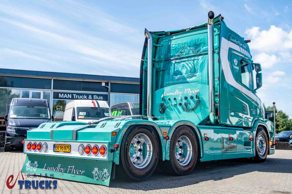 660匹V8的爆改长头卡车？基于斯堪尼亚S系打造，挪威TUFT改装的T660牵引车实拍