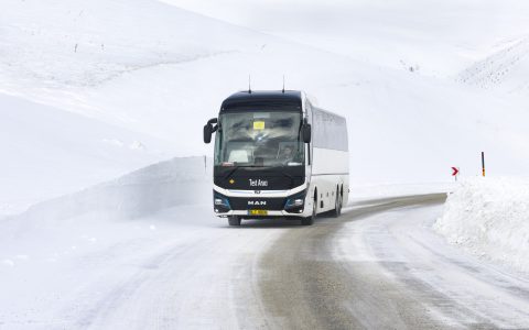 极限考验：MAN Lion's Coach E电动客车征服冰雪严寒