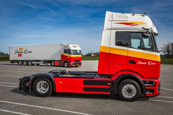 创新随动桥加持：Simon Loos率先启用eActros 600电动牵引车