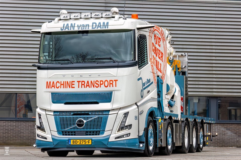 Jan van Dam公司启用混合动力沃尔沃卡车，配备全电动起重机