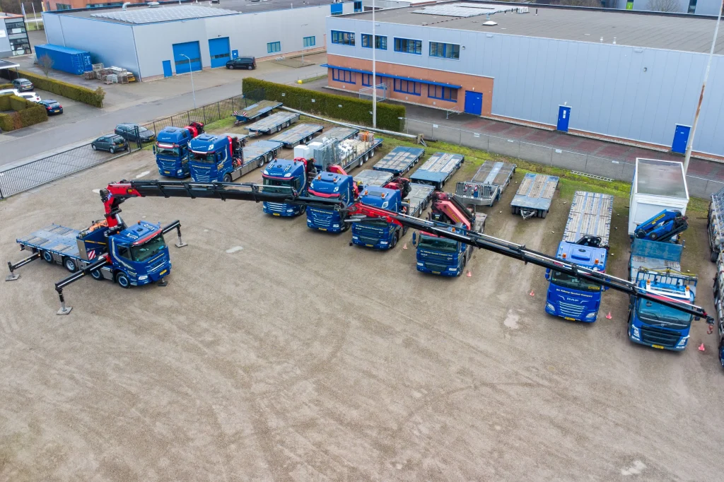 为特种运输公司量身打造的紧凑型DAF XD 8x2 WSG随车吊