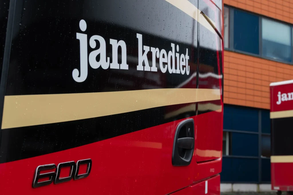 荷兰Jan Krediet启用奔驰eActros 600，家具物流迈入零排放时代