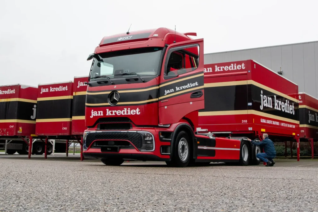 荷兰Jan Krediet启用奔驰eActros 600，家具物流迈入零排放时代