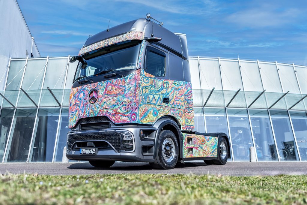 流动的画布：梅赛德斯-奔驰Actros L ProCabin艺术版倾情呈现
