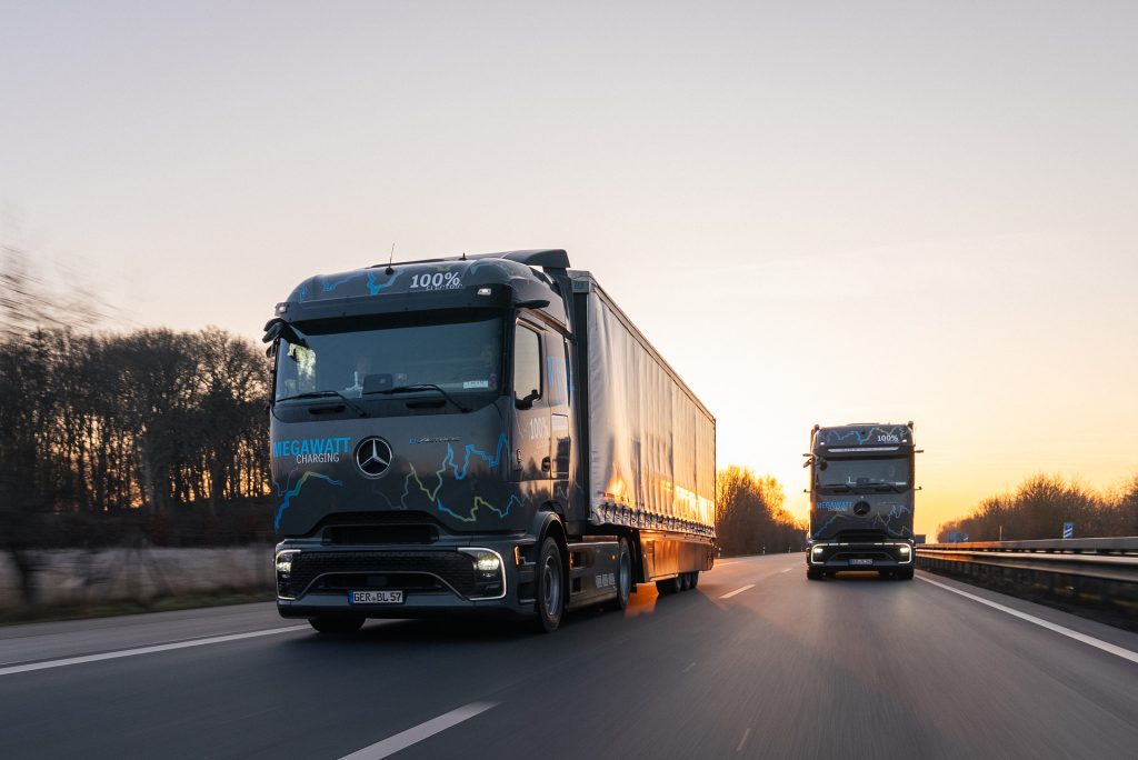 梅赛德斯-奔驰eActros 600完成MCS兆瓦级充电长途实测,为电动重卡长途运输铺路