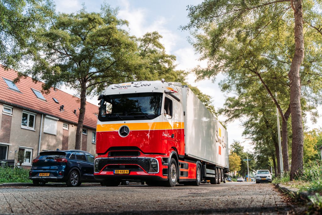 奔驰卡车获大单：Simon Loos再购75辆eActros 600，持续推进车队电动化