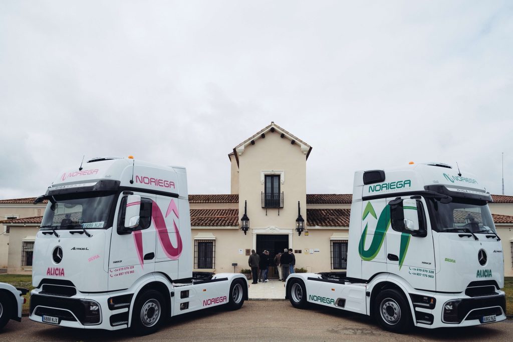西班牙物流公司Transnoriega引进27辆奔驰Actros 1853 LS GigaSpace ProCabin