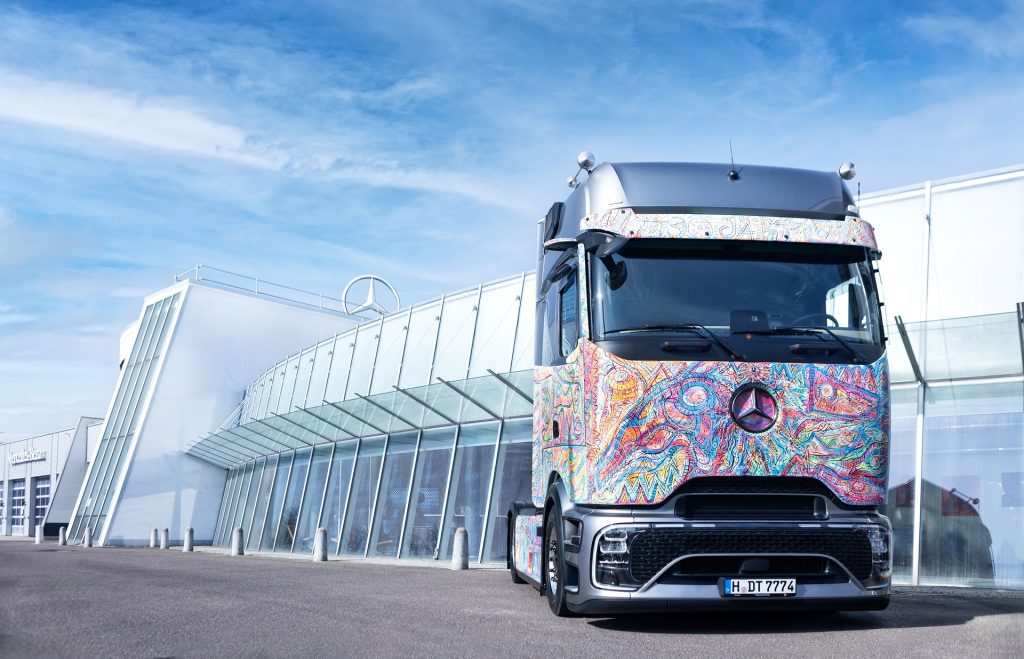 流动的画布：梅赛德斯-奔驰Actros L ProCabin艺术版倾情呈现