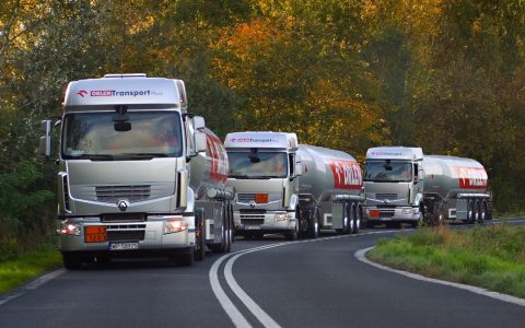 波兰柴油价格一个月内暴涨52%，每升逼近9兹罗提大关