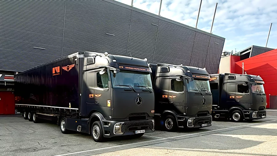驰骋赛道之后,由奔驰卡车护航——Wensink Trucks向现代车队交付四辆Actros牵引车