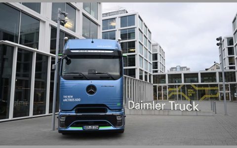 戴姆勒卡车2025年财报：利润锐减34%，北美市场拖累业绩