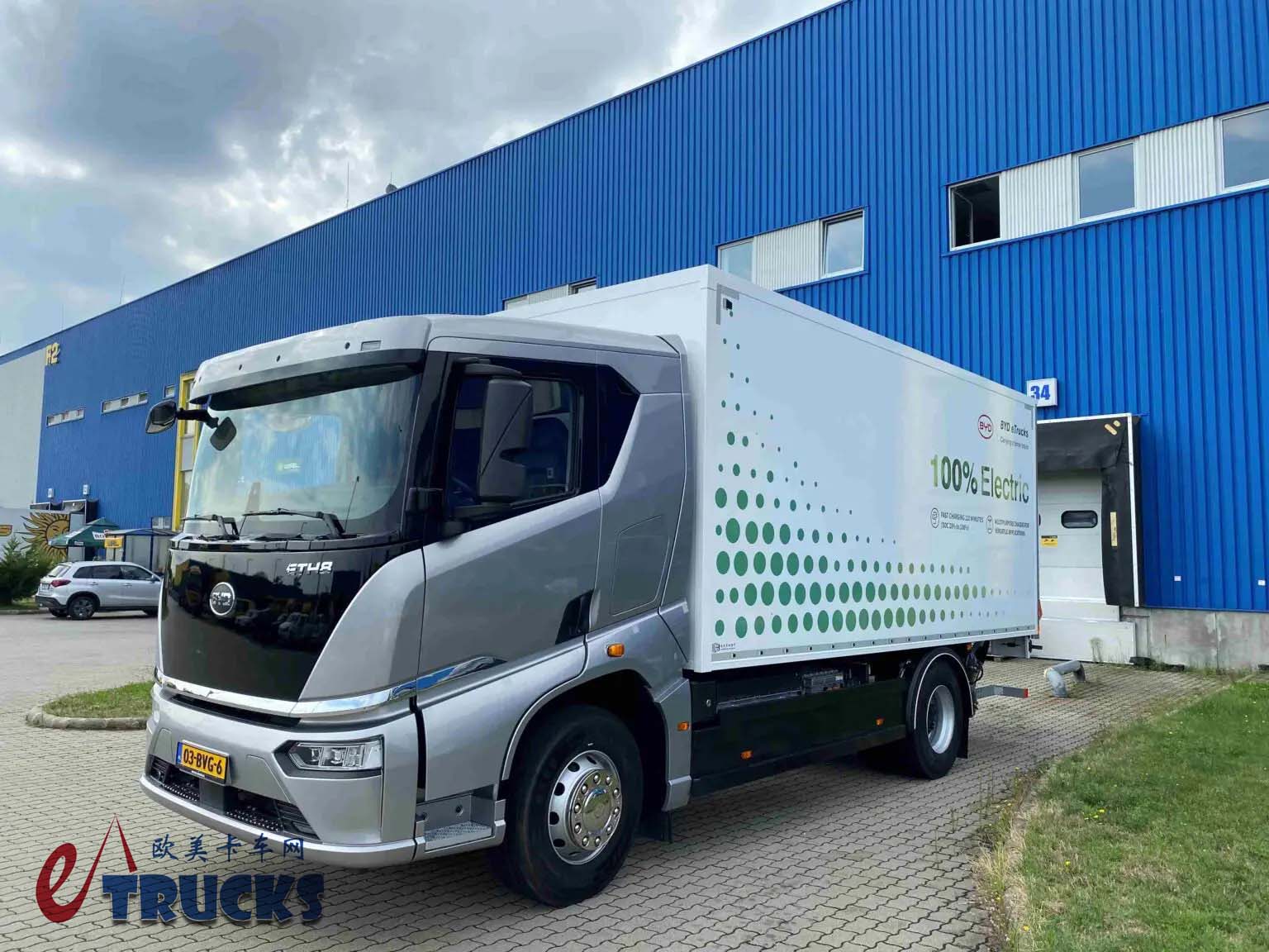 比亚迪新一代电动重卡欧洲路测，荷兰高速捕获伪装原型车