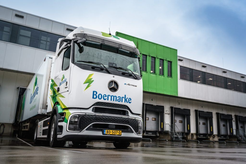 Boermarke首次引入梅赛德斯-奔驰卡车：两辆eActros 600开启零排放运输