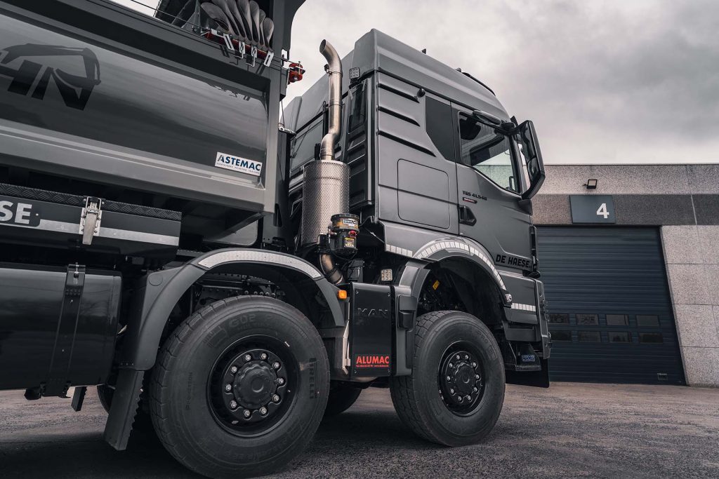 荷兰De Haese B.V. 购入曼恩TGS 41.540 Individual Lion S 8×8自卸车