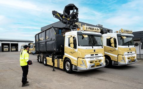 J. Prijs & Zn. 启用沃尔沃电动FMX卡车，进军阿姆斯特丹