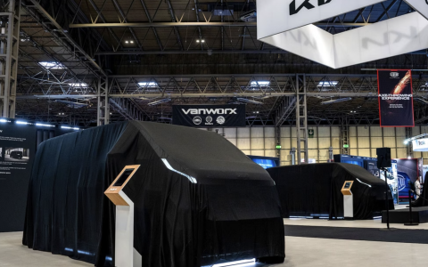 起亚PV5 Cargo电动厢式车：两款新版本欧洲首秀