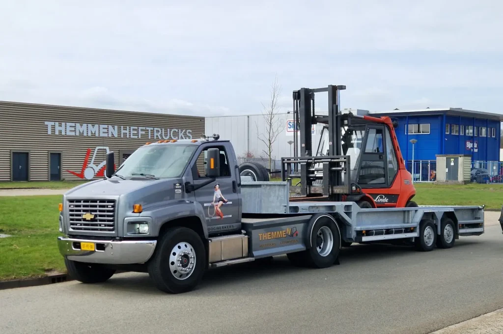 Veldhuizen重新定义Superdiep半挂车：为小型机械装载而生