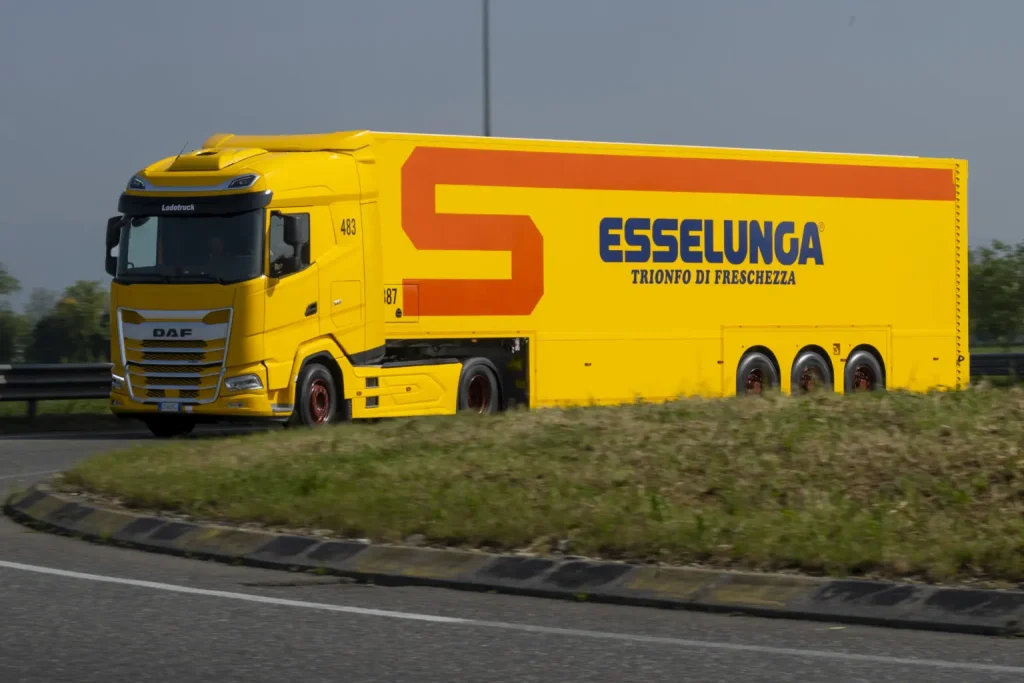 Italtrans与Esselunga携手引入Burgers双层挂车：提升配送效率，践行可持续发展