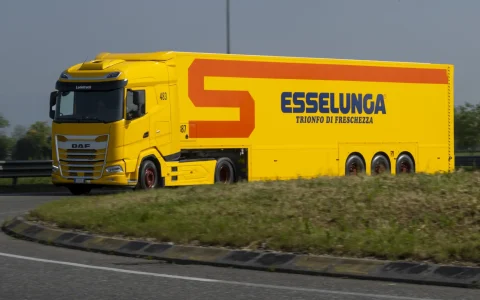Italtrans与Esselunga携手引入Burgers双层挂车：提升配送效率，践行可持续发展