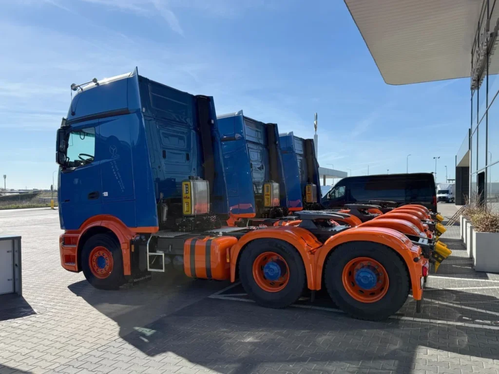 Navigator车队新增三辆Actros 3363：ProCabin驾驶室、GigaSpace、OM 473发动机、SoloStar布局