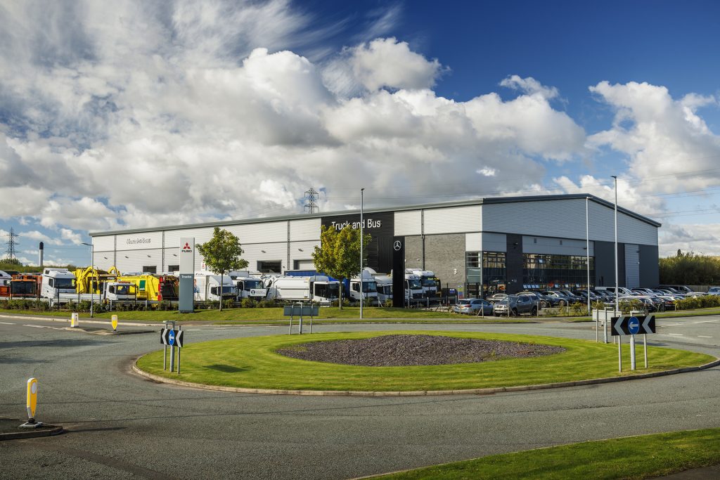 戴姆勒卡车加强欧洲自有销售网络:收购eStar Truck & Van Ltd.进军英国市场