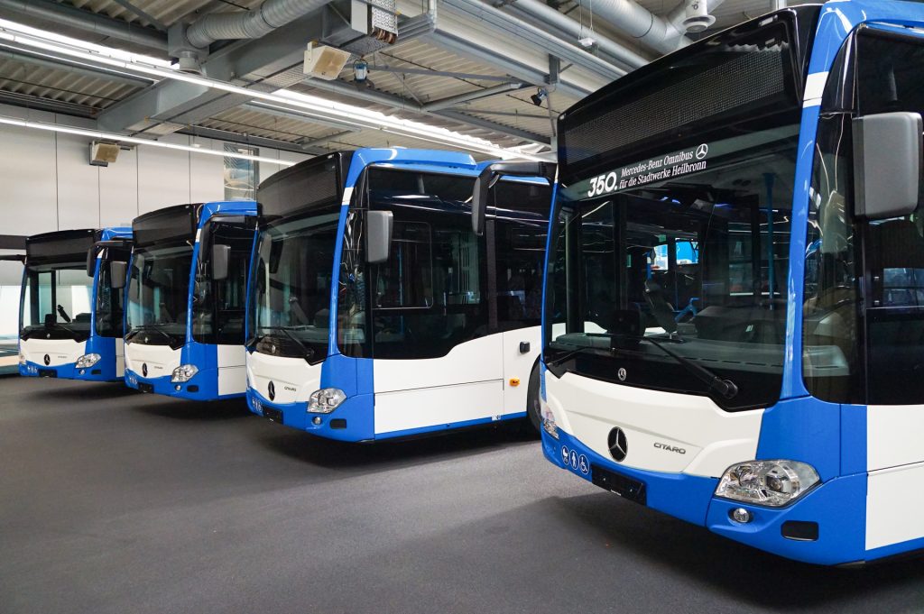 海尔布隆迎来第350辆梅赛德斯-奔驰城市客车：五辆Citaro LE混合动力车交付