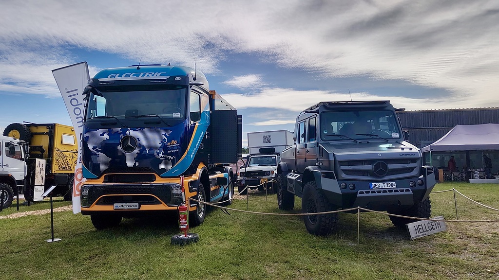 双轴驰骋旷野：梅赛德斯-奔驰eActros 600探险版与多款乌尼莫克亮相2026全轮驱动冒险展