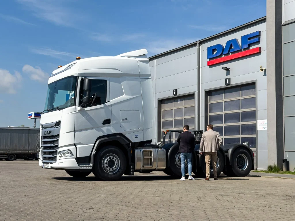 DAF XG 530交付Tesko Steel:8×4牵引车专用于企业内部道路重型运输