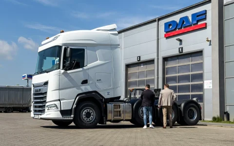 DAF XG 530交付Tesko Steel：8×4牵引车专用于企业内部道路重型运输
