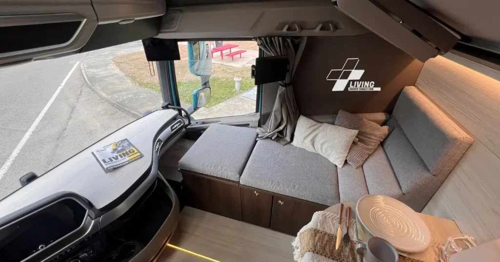 DAF XG/XG+专属Living Driver改装套件:洗手盆、马桶与卧铺
