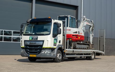 Engelen Groen公司接收第六辆DAF LF平板运输车
