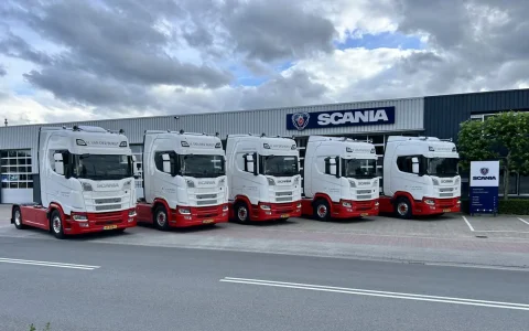 H. van der Burgt Transport公司接收五辆斯堪尼亚Super牵引车