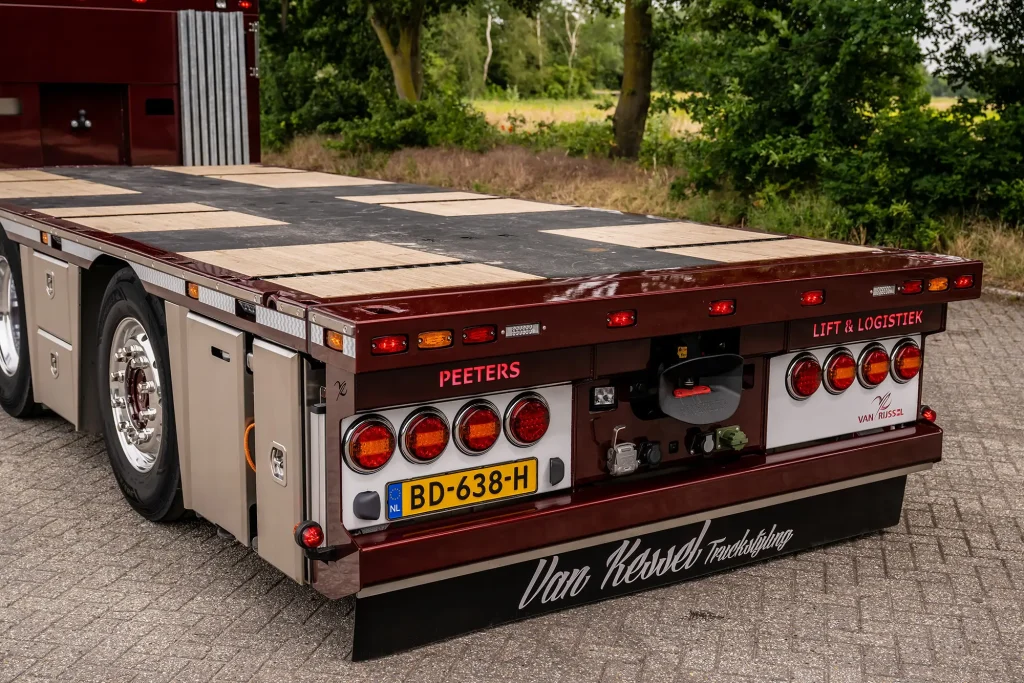 Daan Peeters以斯堪尼亚R660 V8随车吊开启创业新篇章