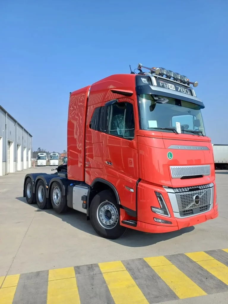 Kampol Transport迎来第二辆沃尔沃FH16 780:专为245吨级重载列车打造的牵引车