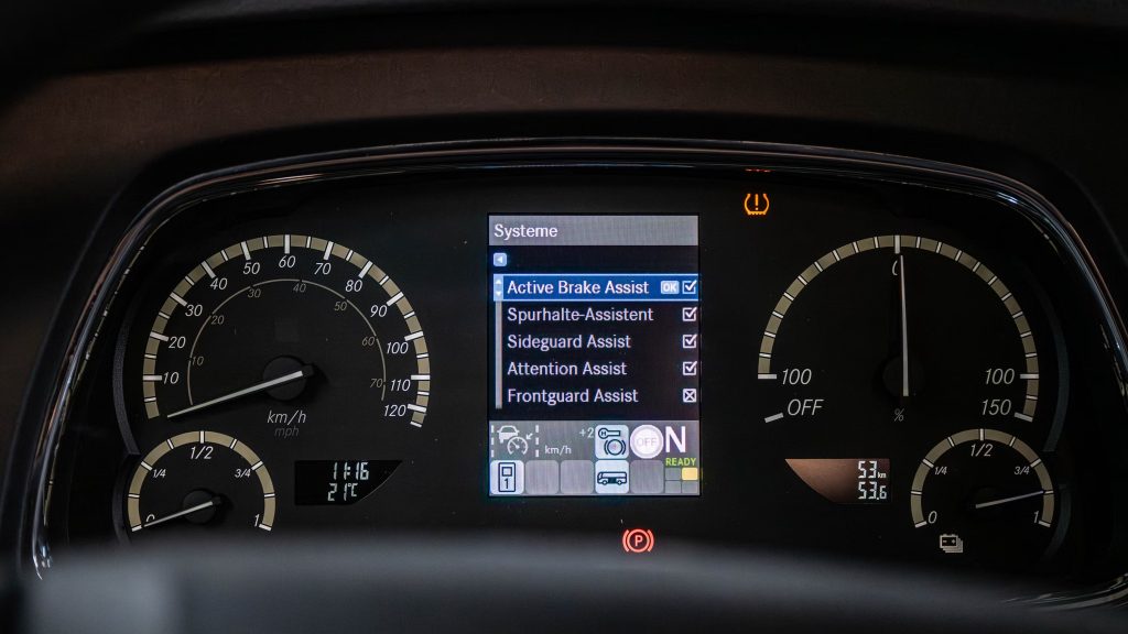 戴姆勒巴士扩展主动安全配置：Active Brake Assist 6 Plus与Attention Assist 2——提前满足欧盟GSR Stage C法规