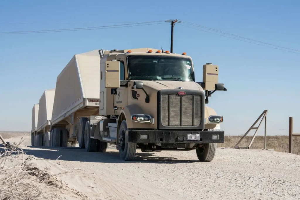 美国石油运输公司Atlas Energy Solutions再购72辆自动驾驶卡车,无人车队规模将达100辆