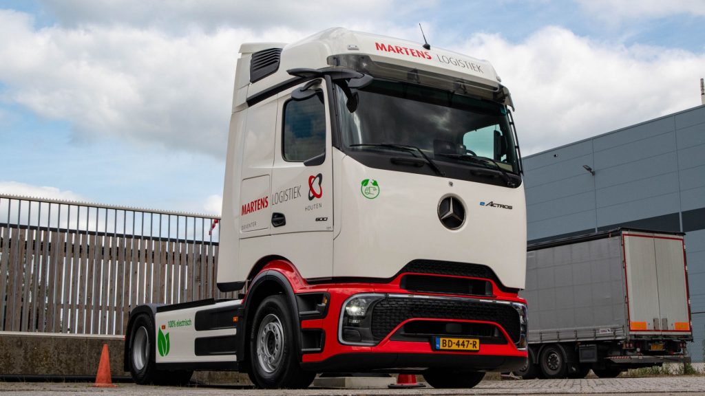 Martens Logistiek公司投入运营第二辆奔驰eActros 600电动卡车