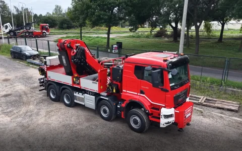 卢布林公司迎来巨型液压起重机：MAN TGS 8×8配Fassi F2150