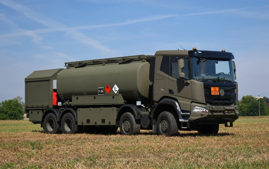 Tatra Phoenix推出欧3版军用车型：第三代首款军车亮相