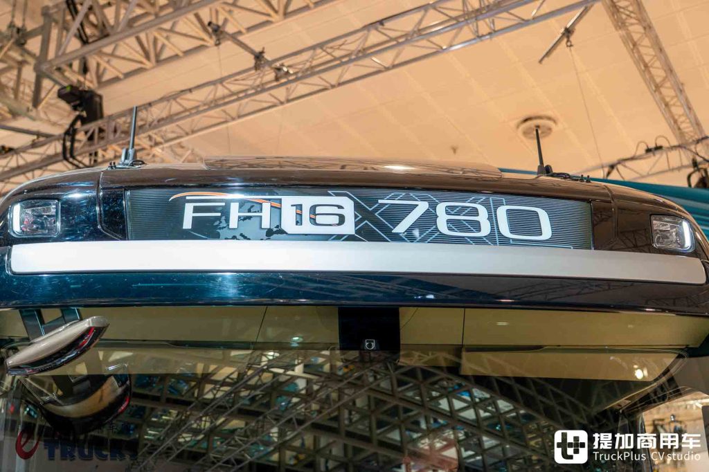 2026IAA:欧卡马力王驾到!当780匹遇上低风阻,沃尔沃FH 16 Aero旗舰牵引车深度实拍评测