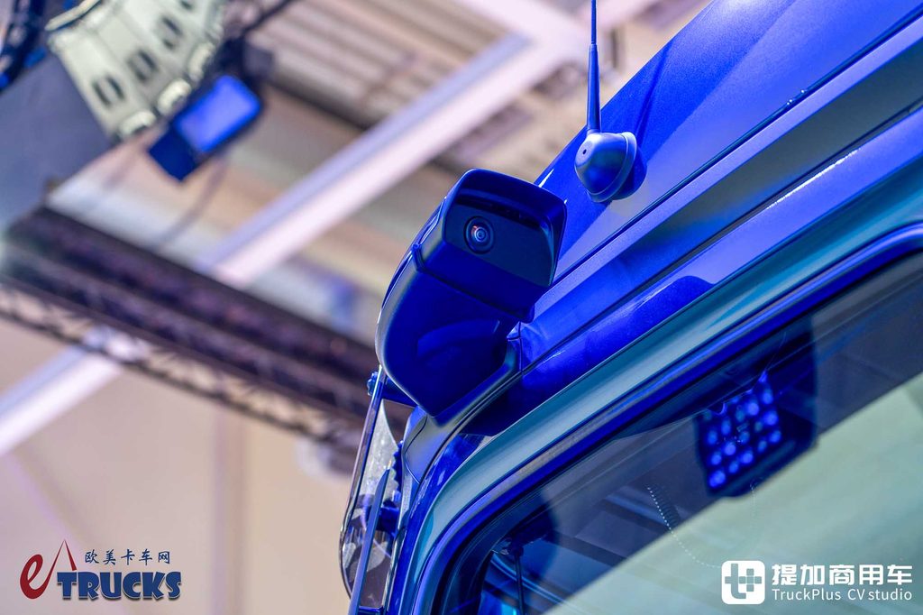 2026IAA:会来中国!化身房车还带越野摩托,奔驰eActros 600开启环球80充挑战